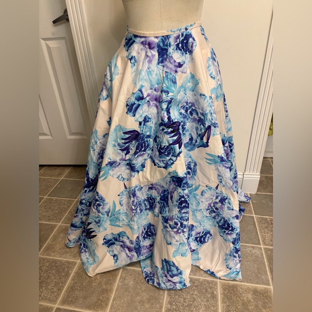 MORILEE MADELINE GARDNER BLUE & PURPLE FLORAL SKIRT W/ CRINOLINE SZ 2 Homecoming